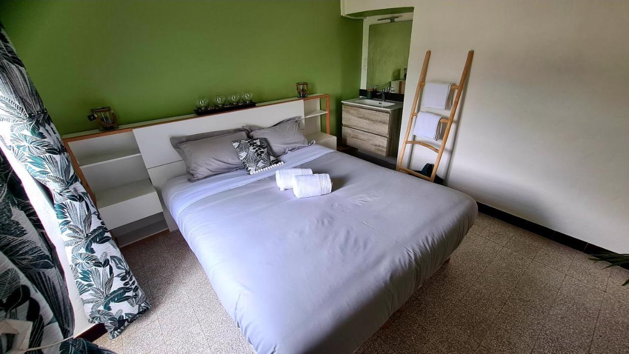 Lou Mouli Di Baou Bed & Breakfast Labeaume Ngoại thất bức ảnh